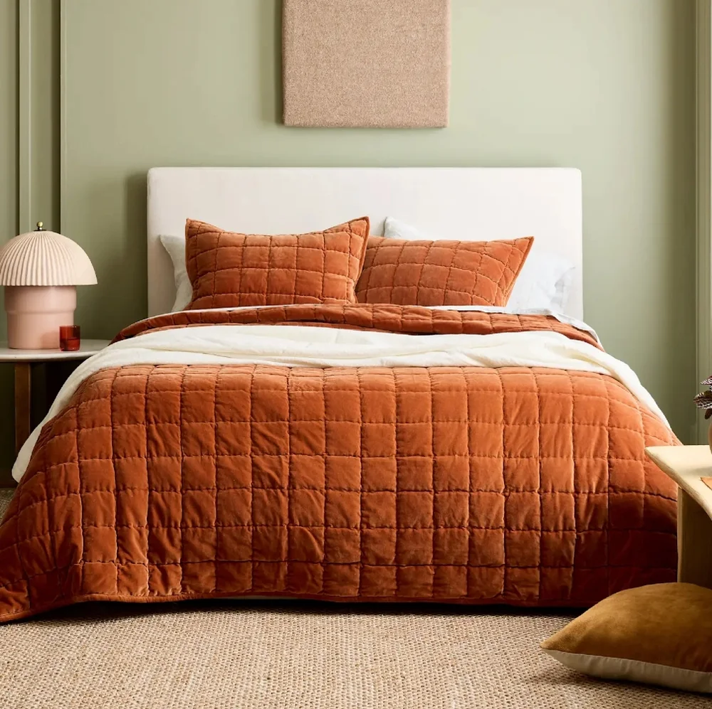 Quince Cotton Velvet Quilt In Terracotta King/Cal King